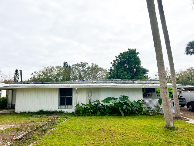 $89,000 | 3244 Southeast 25th Street | Treasure Island