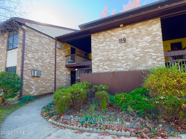 $2,000 | 119 Amberly Drive, Unit A | Covered Bridge Condominiums