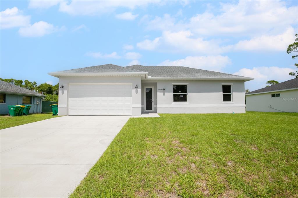 a front view of house with yard