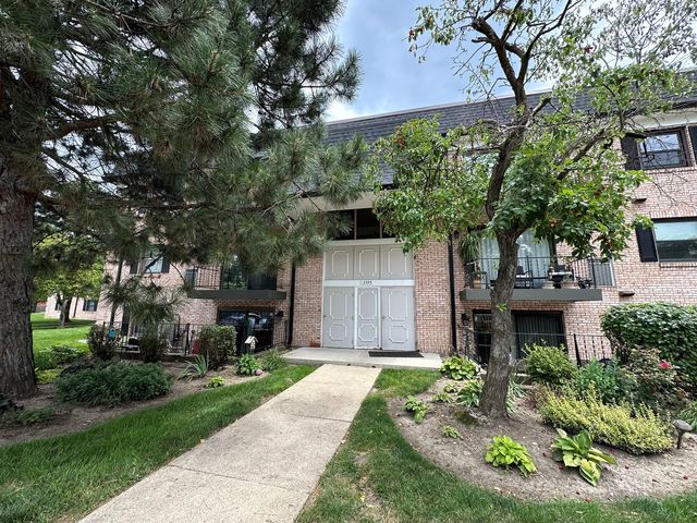 $169,900 | 3325 Kirchoff Road, Unit 3A | Rolling Meadows