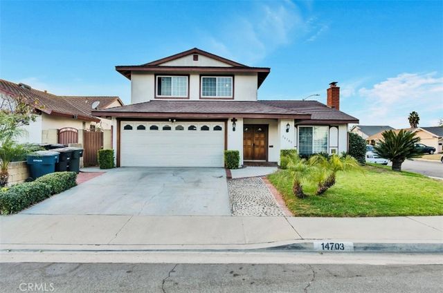 $850,000 | 14703 Dell Avenue | Northwest Bellflower