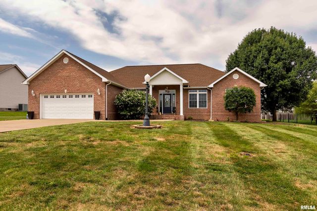 $349,000 | 1302 Sunrise Drive | Carterville