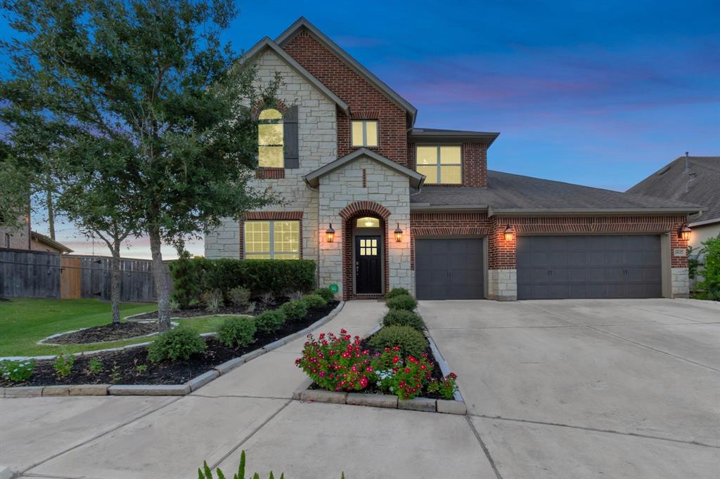 2627 Lazy Vine is a 2 story home with 4 bedrooms, 2.5 bathrooms and an attached 3 car garage located in subdivision of Sienna Village!