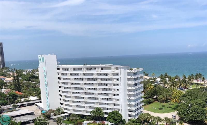 a view of a building with sky view