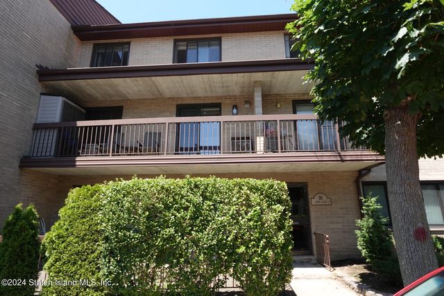 $450,000 | 18 Kathy Place, Unit 2A | Heartland Village