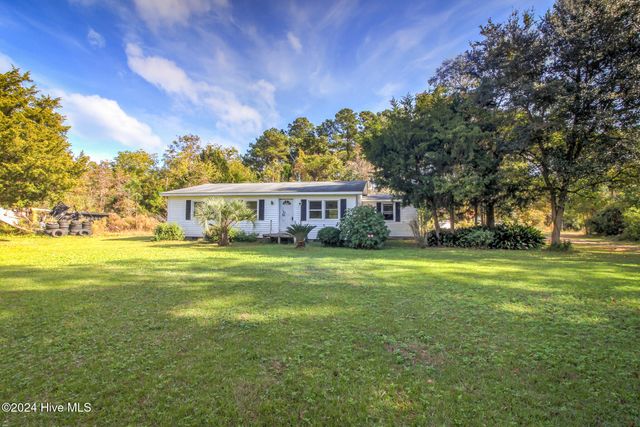 $299,900 | 165 Polly Hill Road | Marshallberg