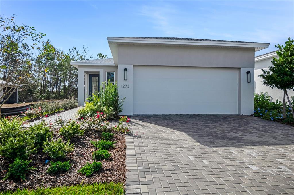 a front view of house with yard