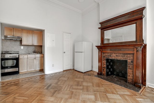 $2,050 | 286 Clinton Avenue, Unit 2B | Clinton Hill