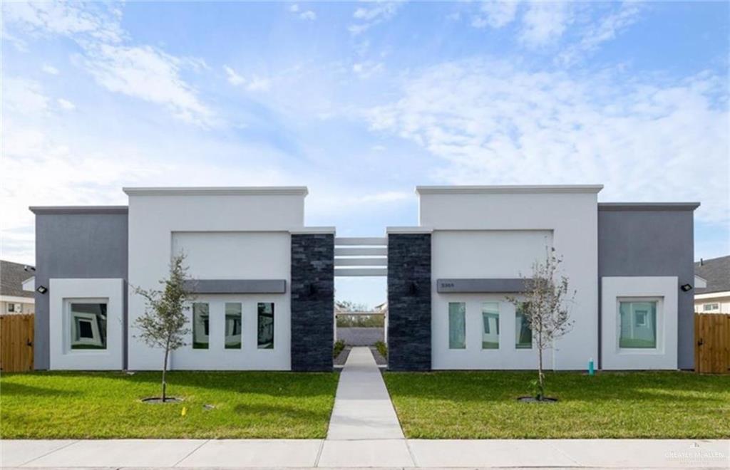 View of front facade with a front lawn