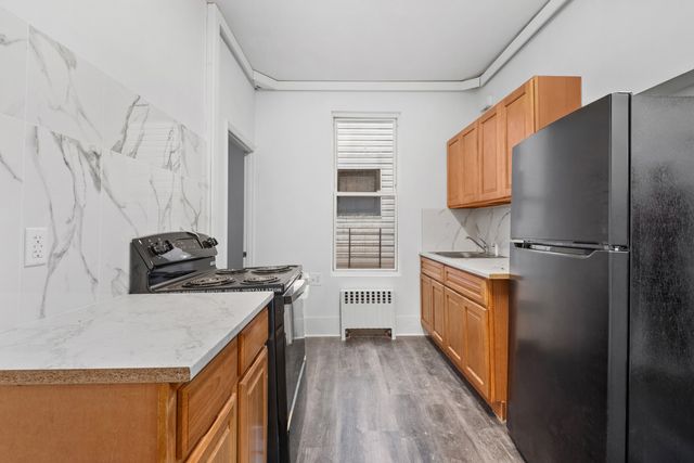 $3,400 | 73 Hill Street, Unit 1 | City Line