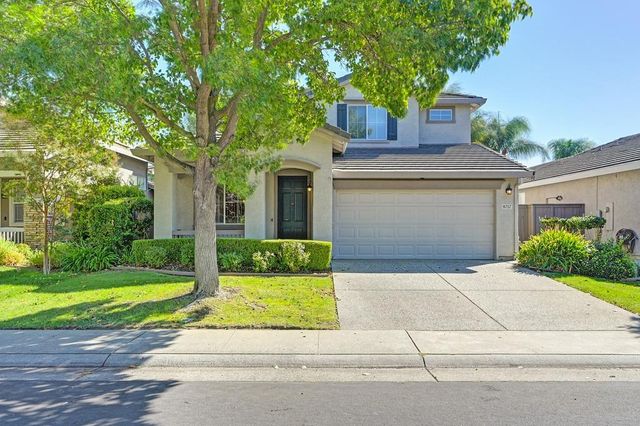 $650,000 | 9717 Waterfowl Drive | Laguna Stonelake