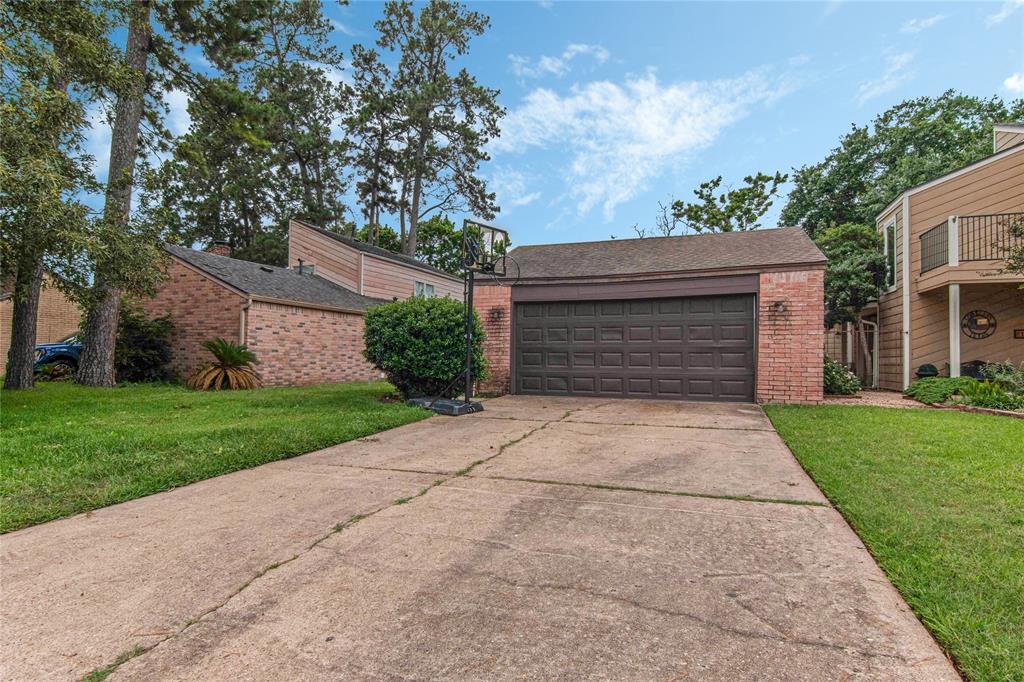 front view of house with a yard