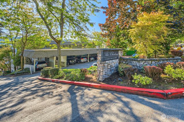 $599,950 | 2930 76th Avenue Southeast, Unit A102 | Downtown Mercer Island