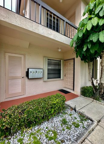 $3,200 | 21649 Juego Circle, Unit 4A | Boca Lago