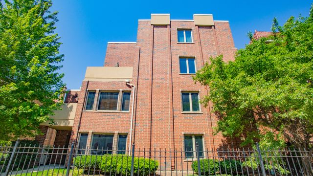 $2,275 | 407 South Oak Park Avenue, Unit A | Oak Park