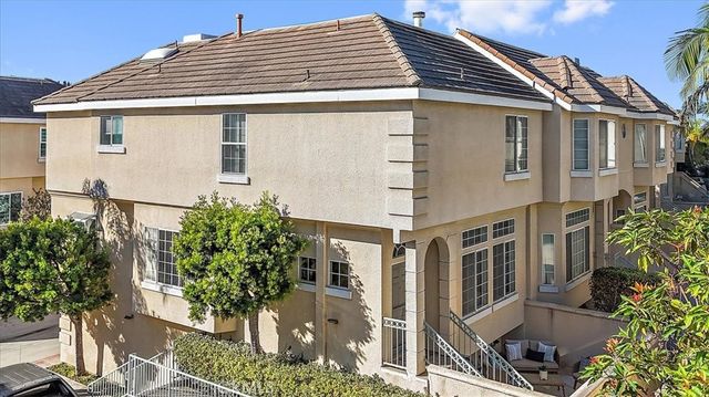 $1,049,000 | 2825 Plaza Del Amo, Unit 123 | Central Torrance