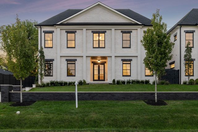 $2,795,000 | 3901 Belmont Boulevard | Green Hills