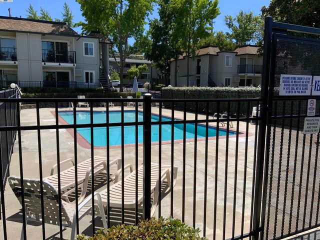 $480,000 | 1590 Sunnyvale Avenue, Unit 31 | Sunnyvale West