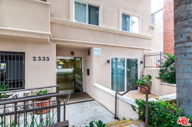 $3,750 | 2335 South Bentley Avenue, Unit 104 | Westwood