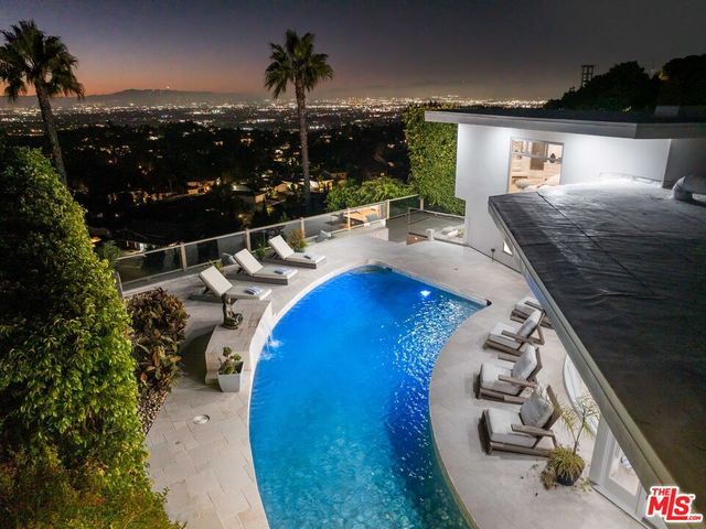 $4,200,000 | 8045 Mulholland Drive | Studio City