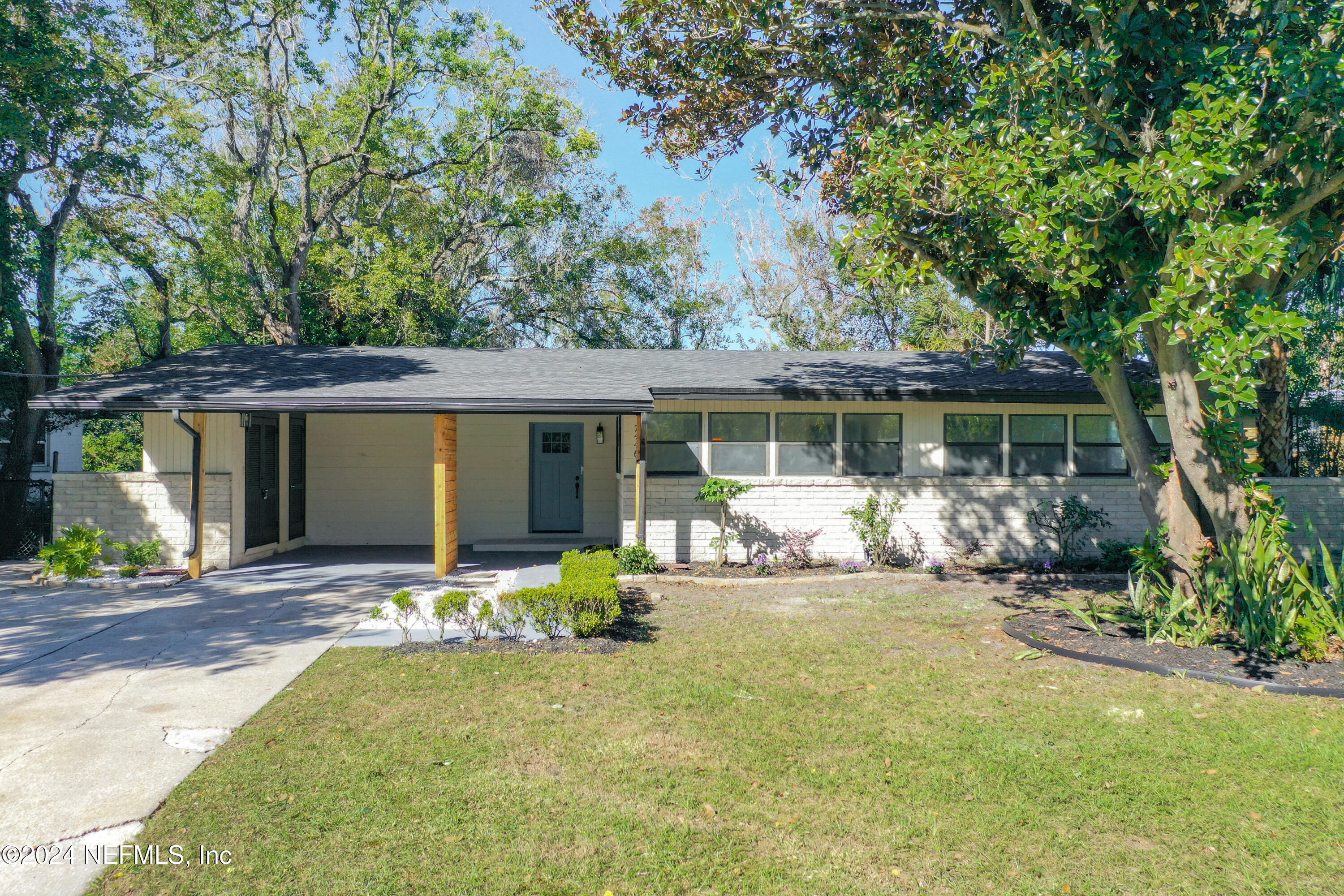 7446 Spinola Road-9