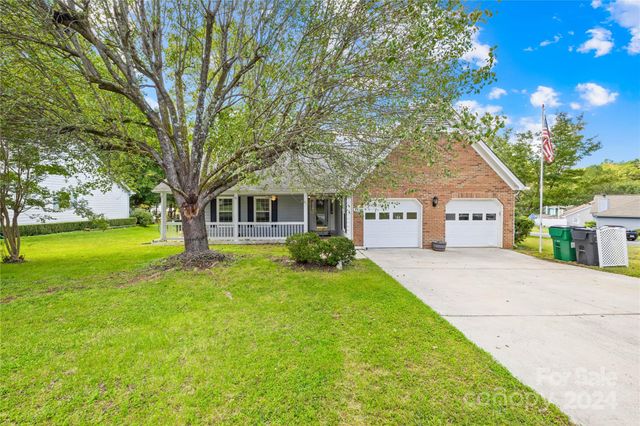 $385,000 | 10023 Crayton Drive | Prosperity Church Road