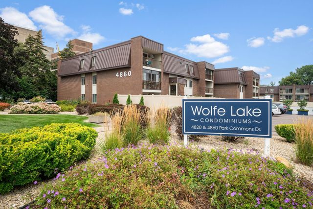 $269,500 | 4860 Park Commons Drive, Unit 314 | Wolfe Park