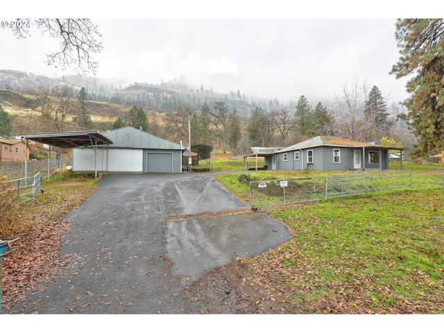 $450,000 | 5700 Highway 30w | Rowena