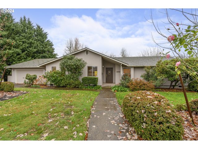 $584,900 | 2202 Northwest St Andrews Drive | McMinnville