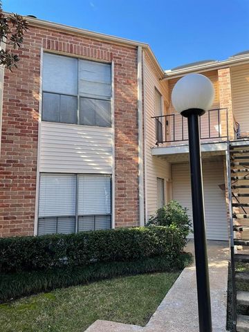 $1,600 | 3731 Thistlemont Drive | Woodchase Village Condominiums