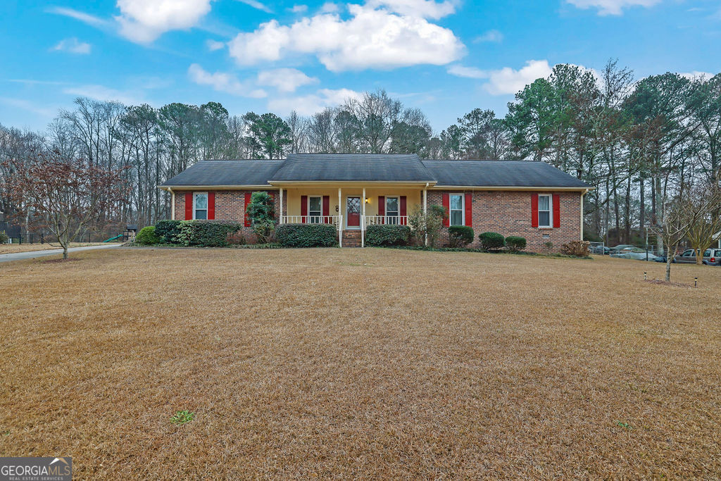 front view of house with a yard