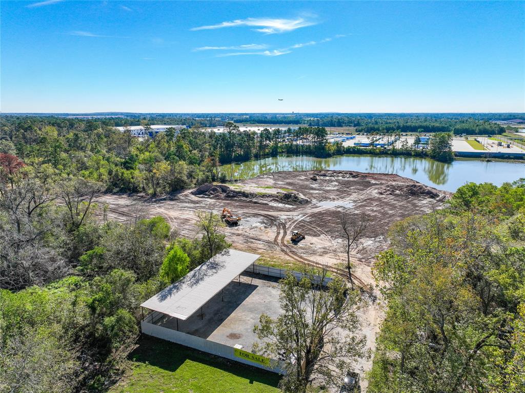 a view of a lake with outdoor space