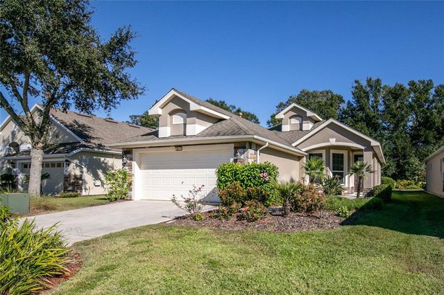 $384,900 | 8274 Bridgeport Bay Circle | Lakes of Mount Dora