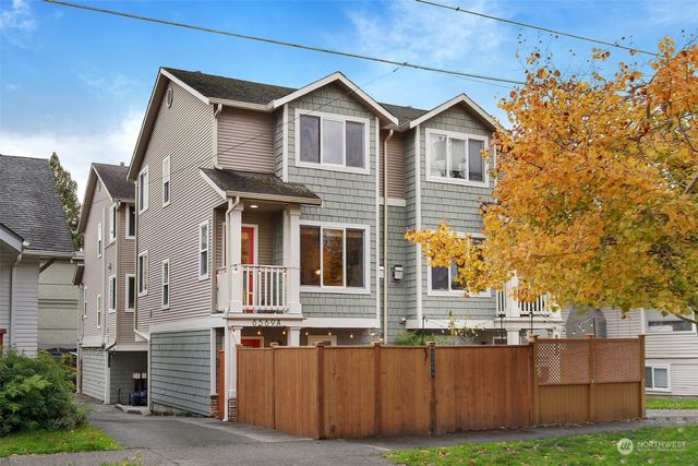 $775,000 | 6569 5th Avenue Northeast, Unit A | Green Lake