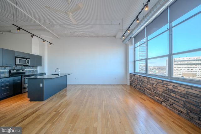 $2,250 | 2200-28 Arch Street, Unit 802 | Logan Square