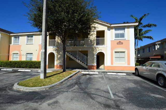 $235,000 | 1661 Southeast 29th Court, Unit 209 | Homestead