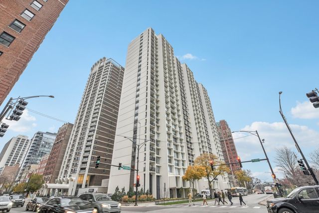 $3,200 | 3200 North Lake Shore Drive, Unit 2102 | Harbor House