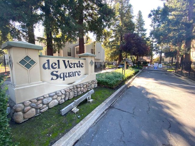 $285,000 | 850 Del Verde Circle, Unit 4 | South Natomas