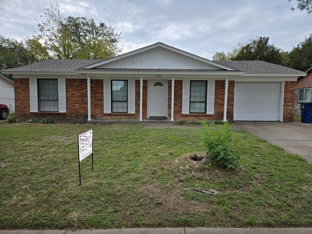 $235,000 | 1129 Edgewood Street | Ennis