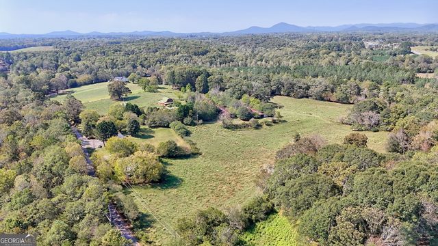 $1,095,000 | 819 West Water Street | Clarkesville