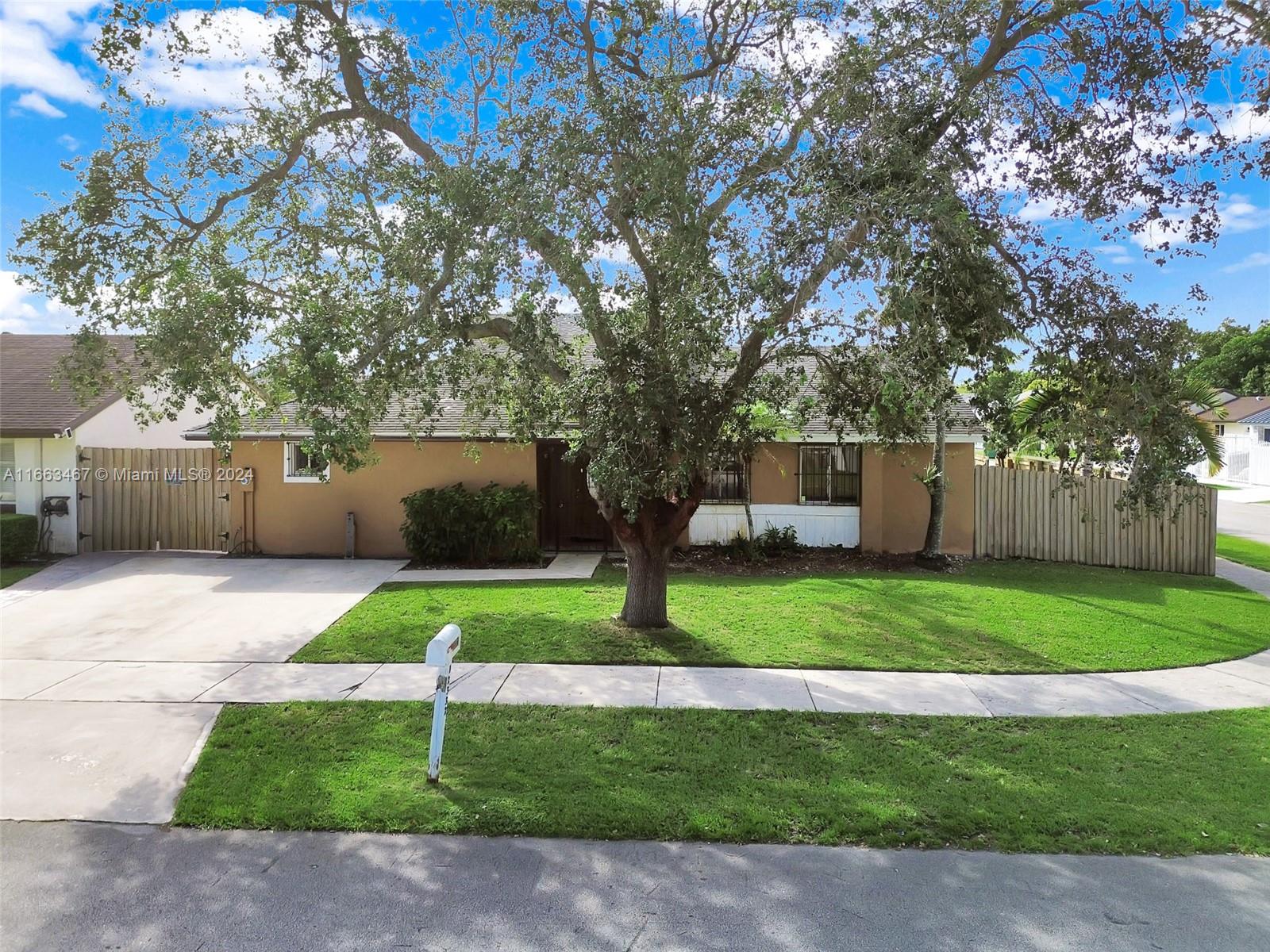 Spacious front yard