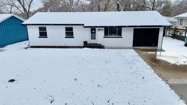 $185,000 | 3127 Southeast Michigan Avenue | Highland Crest