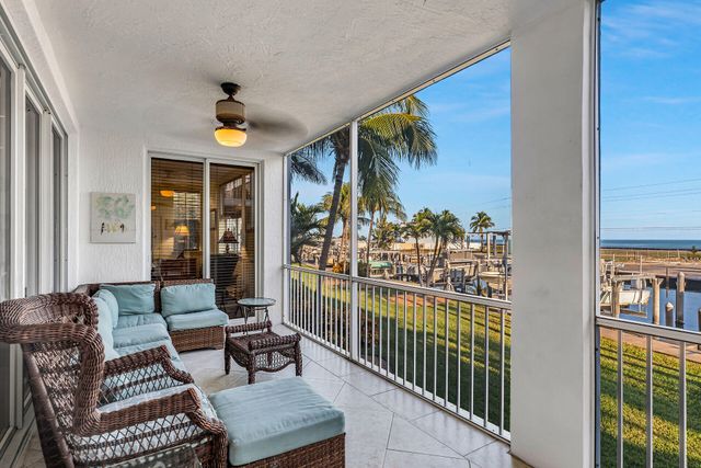 $1,225,000 | 101 Gulfview Drive, Unit 114D & 30' BOAT SLIP WITH LIFT | Islamorada, Village of Islands