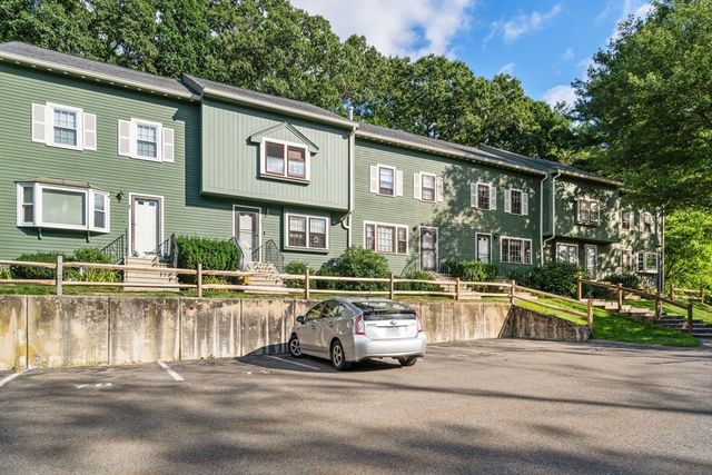 $459,900 | 10 Apple Ridge Road, Unit 4 | Maynard