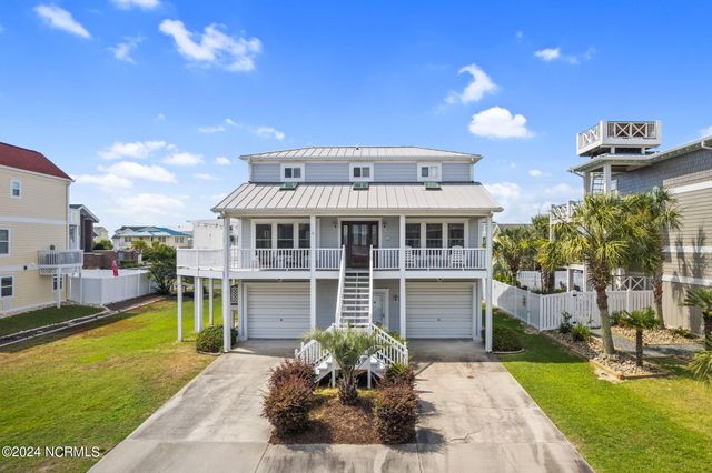 $899,000 | 149 Yacht Watch Drive | Holden Beach