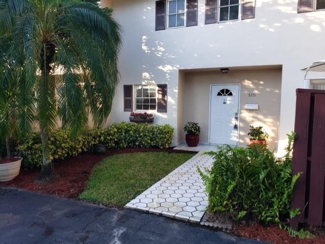 $2,900 | 3201 South Palm Aire Drive, Unit 3201 | Palm Aire