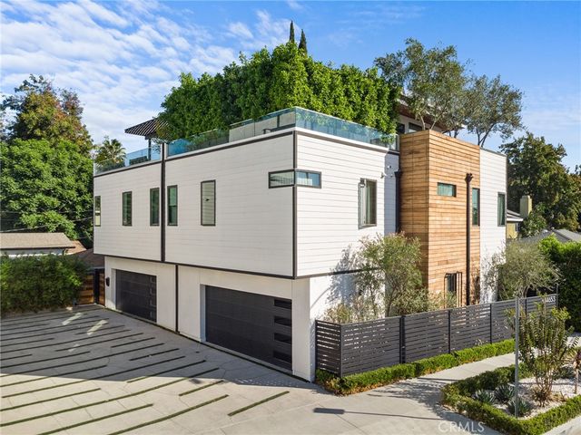 $1,399,000 | 14655 Moorpark Street | Sherman Oaks