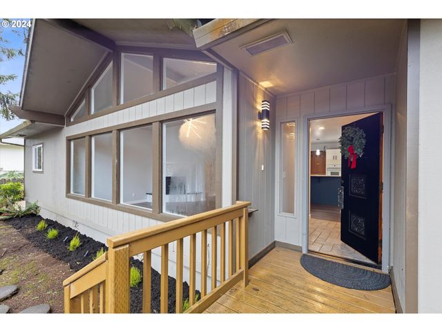 $719,000 | 3735 Northeast Surf Drive | Lincoln City