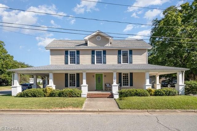 $285,000 | 333 Poplar Street | Graham