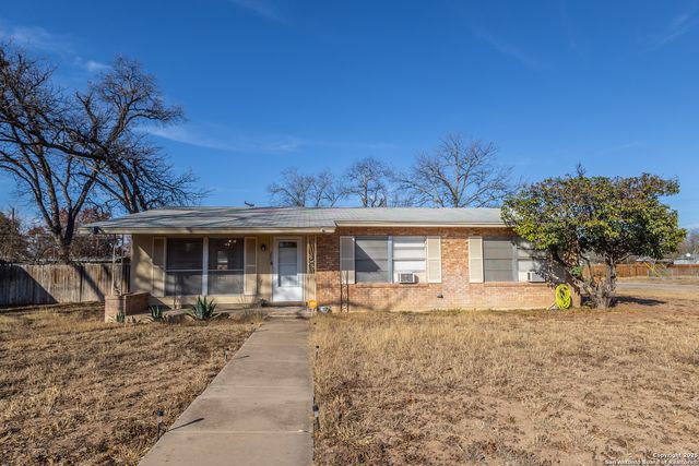 $209,500 | 200 West Pecos Street | North Uvalde